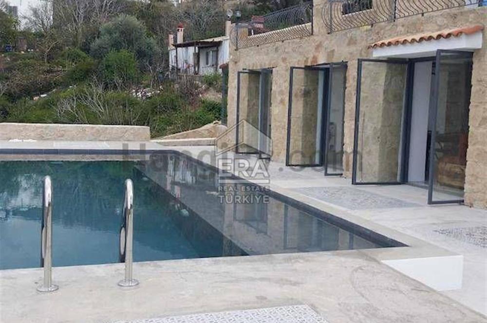 VILLA WITH POOL FOR SALE IN KYRENIA LAPTA