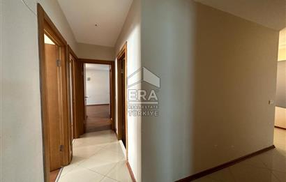 Bayraklı Mansuroğlu Mahallesi Selenova Evleri Kiralık 3+1 Daire
