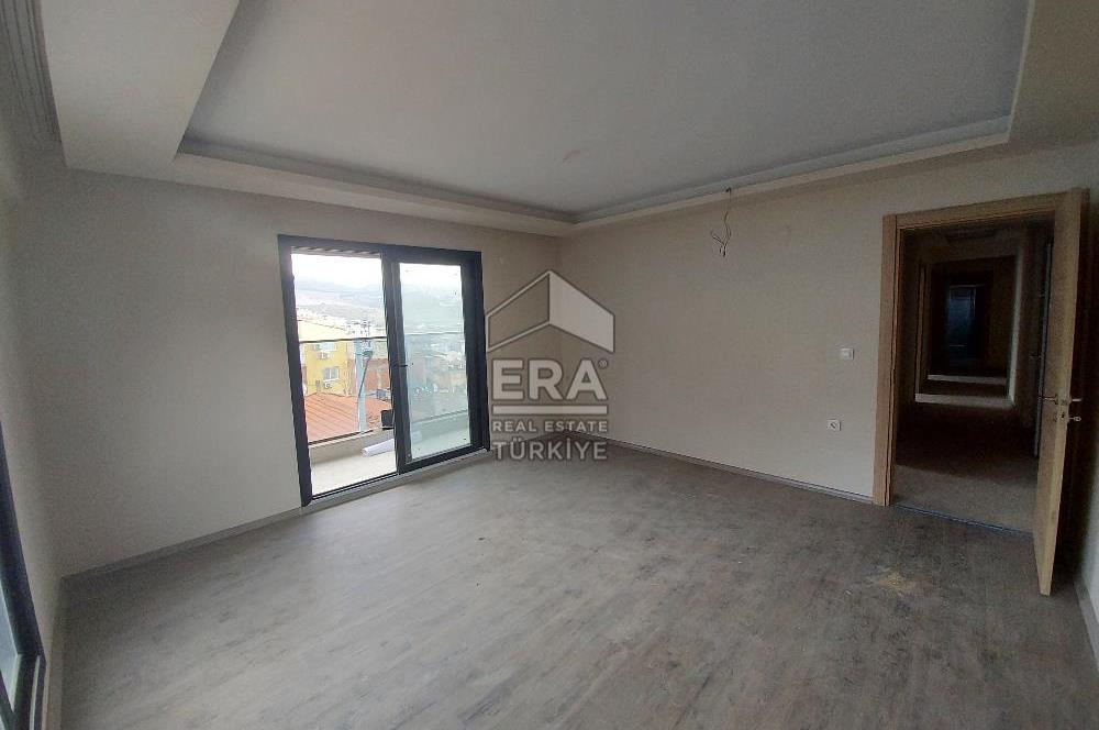 ERA NİVA'DAN BAYRAKLI M.ERENER'DE SATILIK 3+1 BOŞ DAİRE