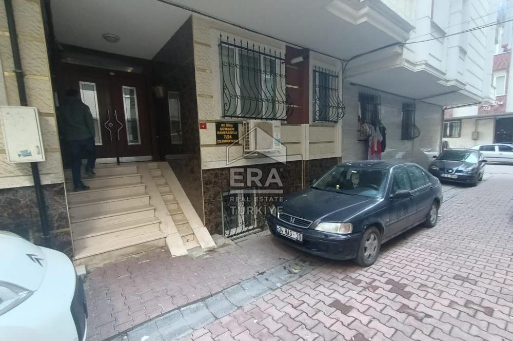 BAHÇELİEVLER FÜZE SOKAKTA SATILIK DAİRE