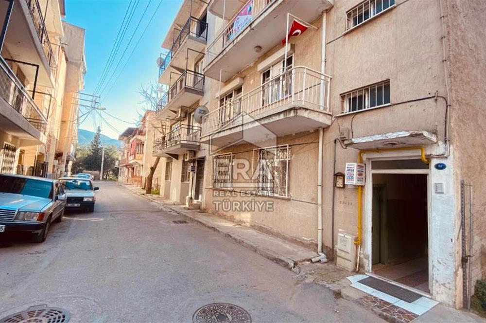 ERA NİVA'DAN BORNOVA ÜMİT MAHALLESİ'DE SATILIK DAİRE