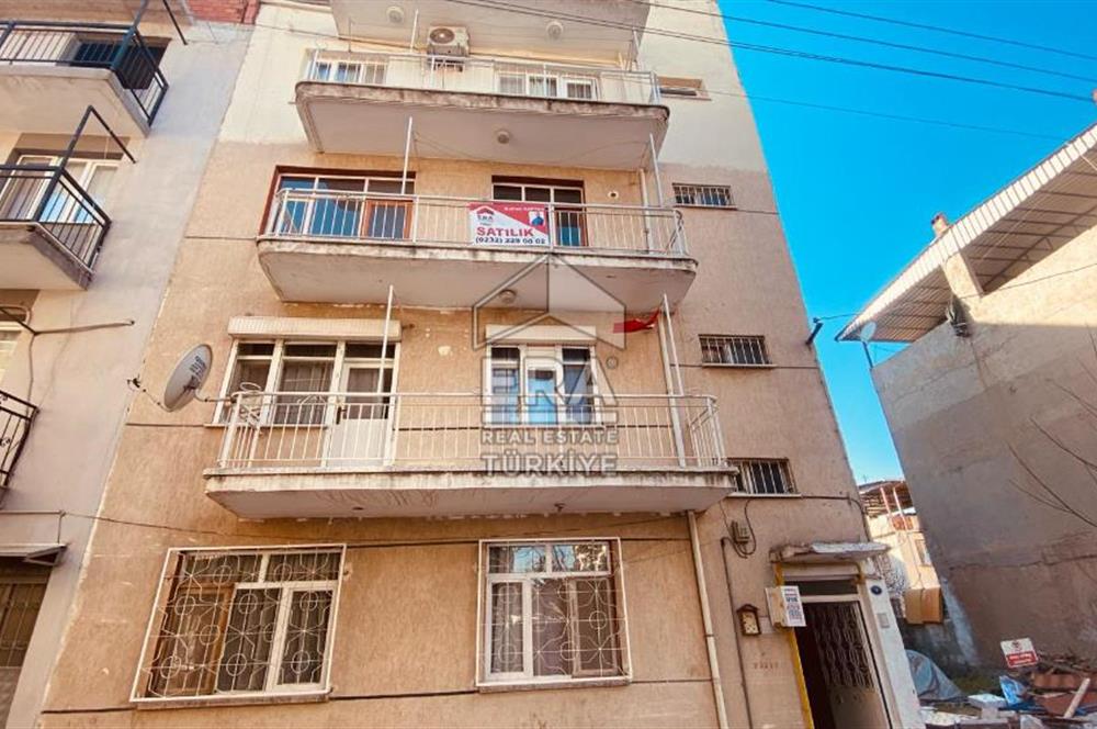 ERA NİVA'DAN BORNOVA ÜMİT MAHALLESİ'DE SATILIK DAİRE