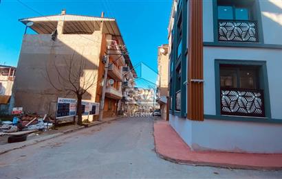 ERA NİVA'DAN BORNOVA ÜMİT MAHALLESİ'DE SATILIK DAİRE