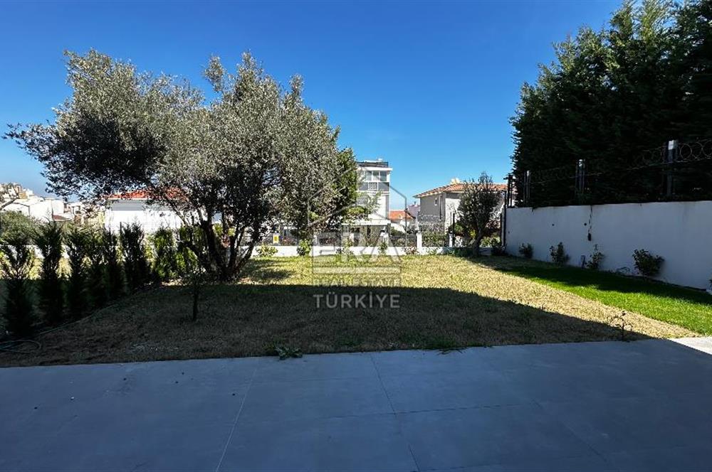 İzmir Urla Yenikent mahallesi Satılık tripleks Villa