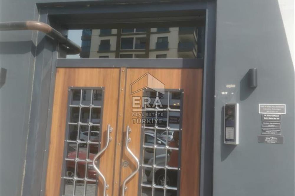 Karşıyaka Atakentte Cadde Üstü 2+1 Satılık Daire