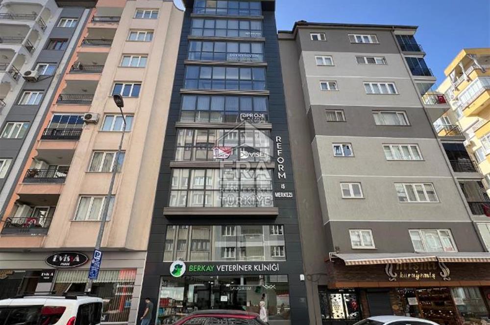 Denizli Lise Caddesi'nde Çınar'a Çok Yakın Satılık Lüks Ofis