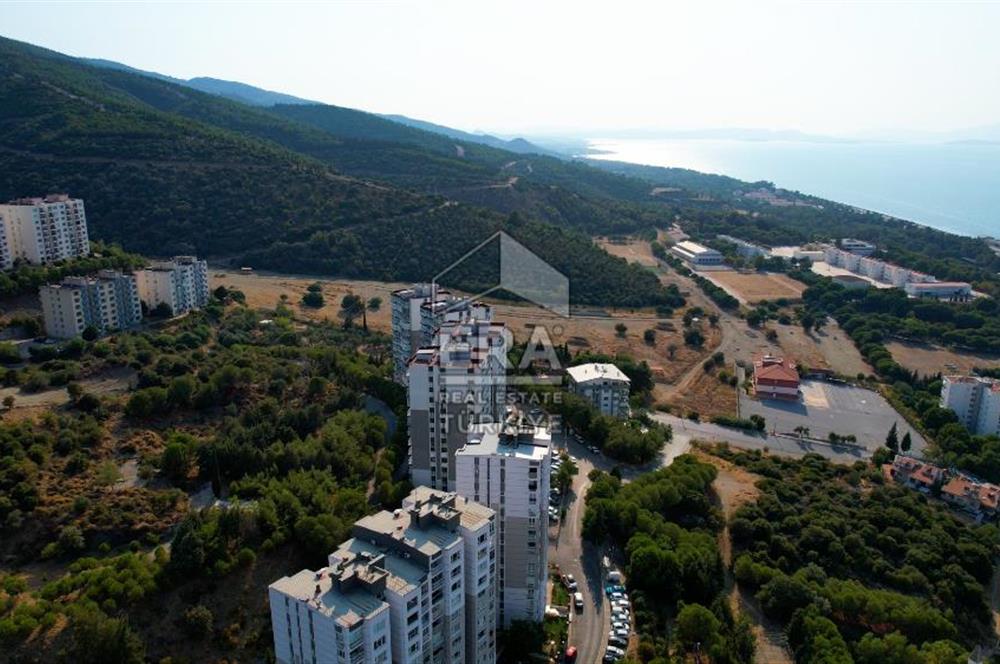 Narlıdere de Panoramik Deniz Manzaralı Satılık 4+1 Daire