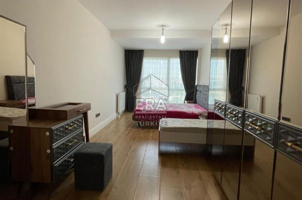 REALİSTANBUL SİTESİNDE SATILIK DAİRE 