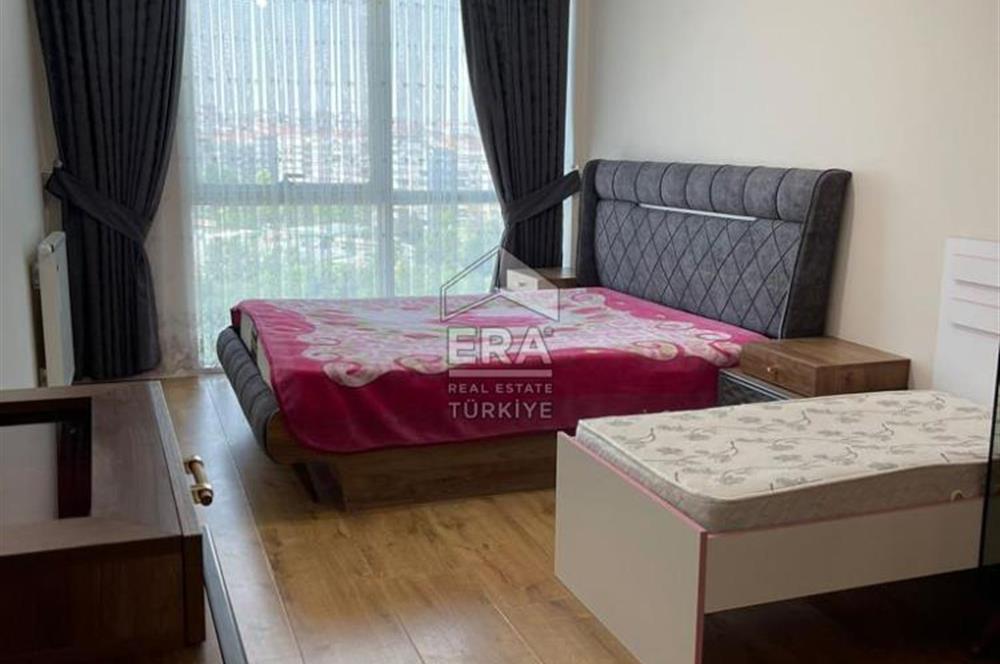 REALİSTANBUL SİTESİNDE SATILIK DAİRE 