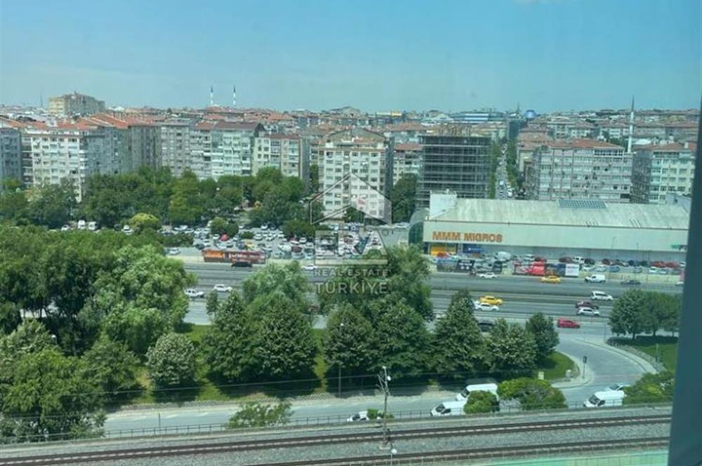 REALİSTANBUL SİTESİNDE SATILIK DAİRE 