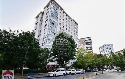 KADIKÖY BAYAR CADDESİNDE MUHTEŞEM KONUMDA KİRALIK DAİRE