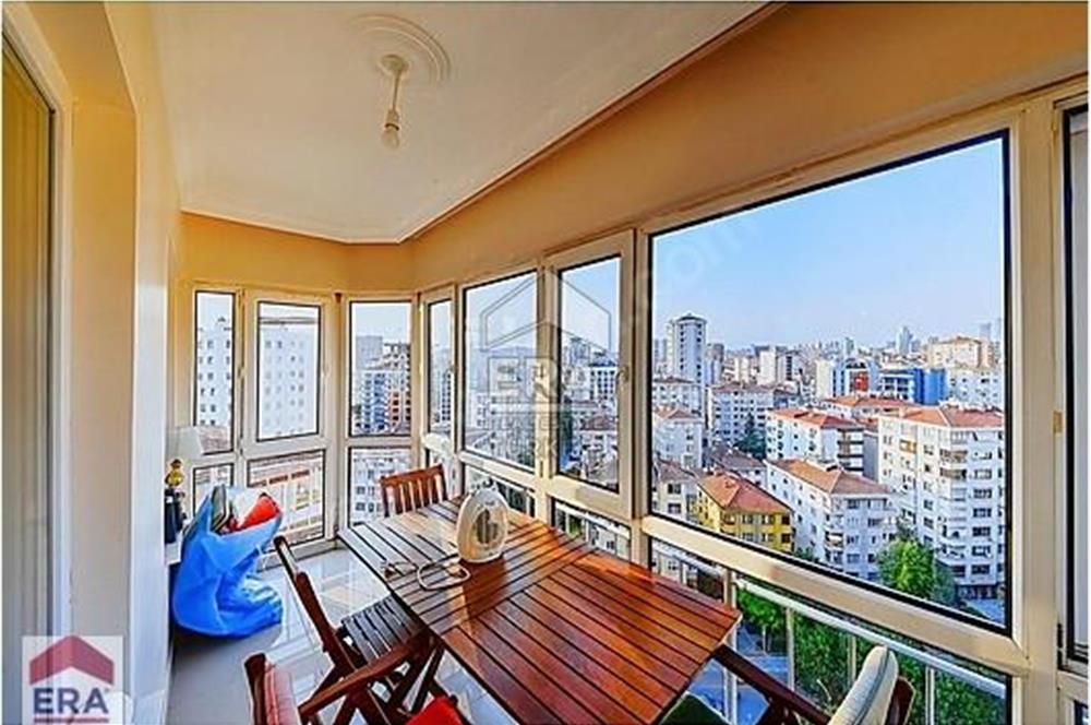 KADIKÖY BAYAR CADDESİNDE MUHTEŞEM KONUMDA KİRALIK DAİRE