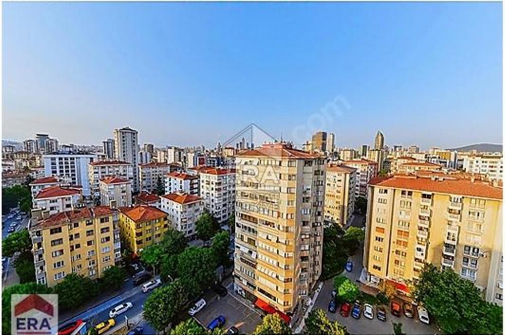 KADIKÖY BAYAR CADDESİNDE MUHTEŞEM KONUMDA KİRALIK DAİRE