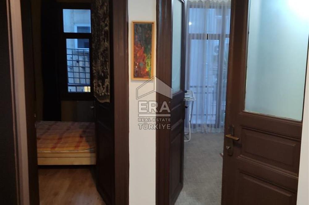 ŞİŞLİ OSMANBEY TARİHİ BİNADA SATILIK 4+1 DAİRE