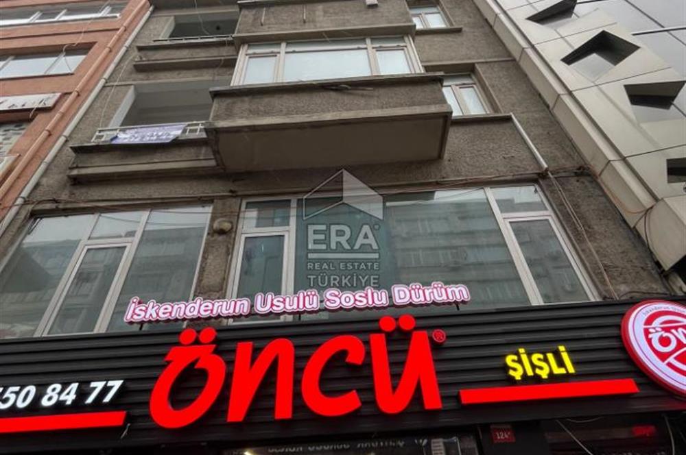 Abide-i Hürriyet Caddesi Üzerinde Kaymakamlık Karşısı 3+1 Ofis