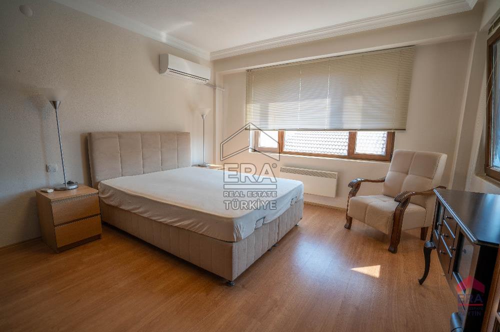 DATÇA MERKEZDE SATILIK 200M2 ARSA PAYLI 4+1 MÜSTAKİL VİLLA