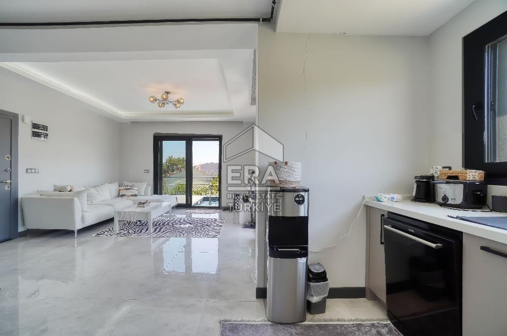 Yenifoça Deniz Manzaralı Satılık 3+1 Villa