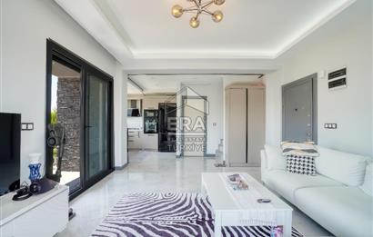 Yenifoça Deniz Manzaralı Satılık 3+1 Villa