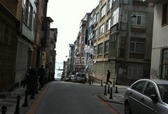 KADIKÖY RIHTIM DA DEVREN KİRALIK DÜKKAN MAĞAZA