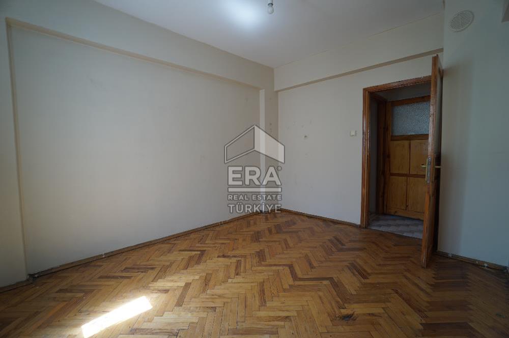 Balçova Fevzi Çakmak Mahallesinde Çok Geniş Kiralık 3+1 Daire