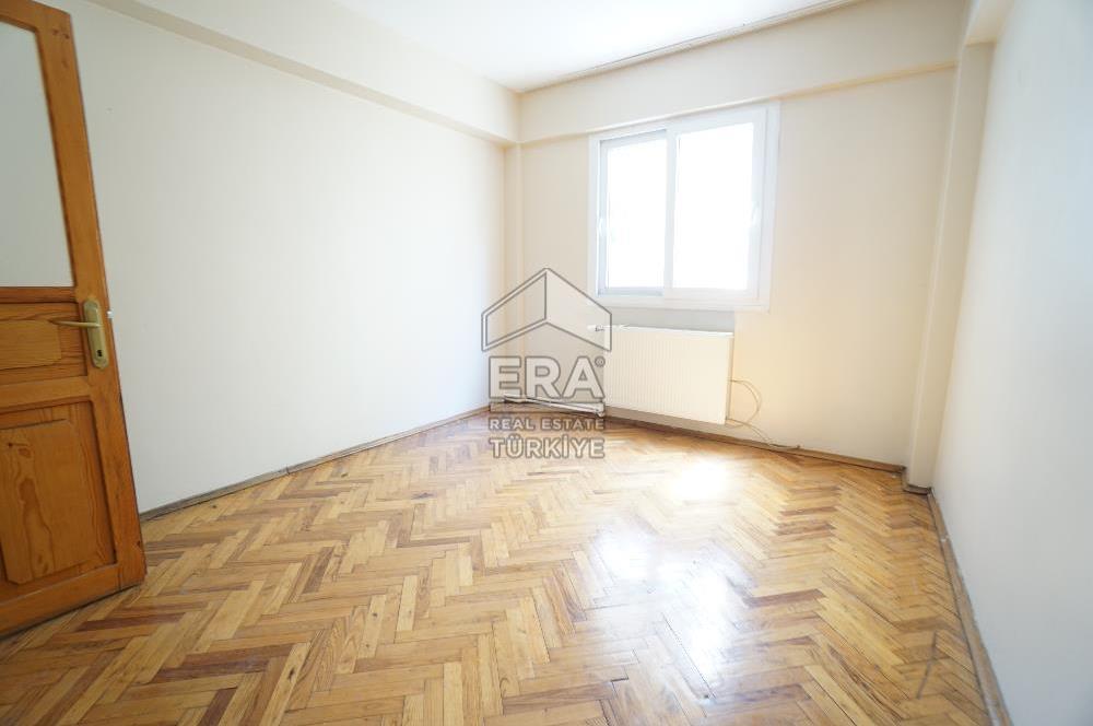 Balçova Fevzi Çakmak Mahallesinde Çok Geniş Kiralık 3+1 Daire