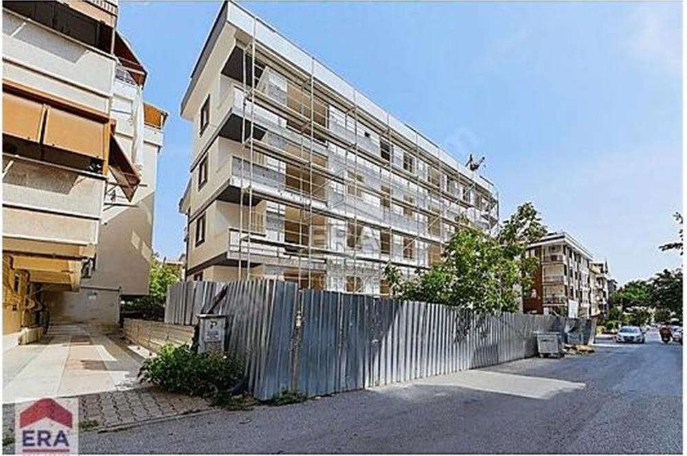 KÜÇÜKYALI ALTINTEPE DE SATILIK SIFIR 1+1 BAHÇE KATI DAİRE