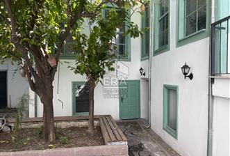 İzmir Basmane Tarihi Kent Merkezinde Kiralık Tarihi Hostel