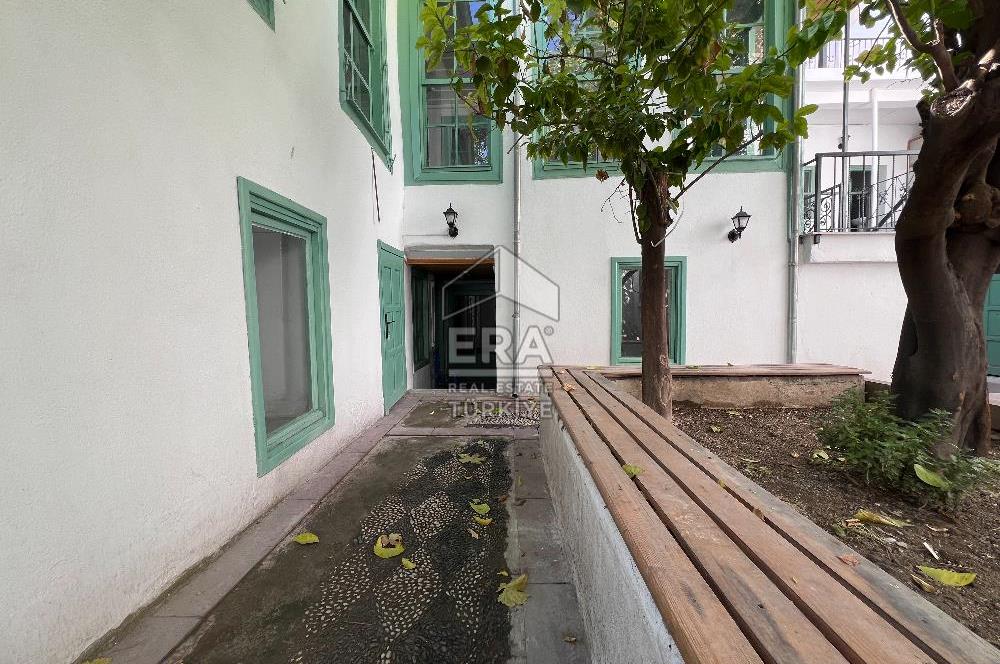 İzmir Basmane Tarihi Kent Merkezinde Kiralık Tarihi Hostel