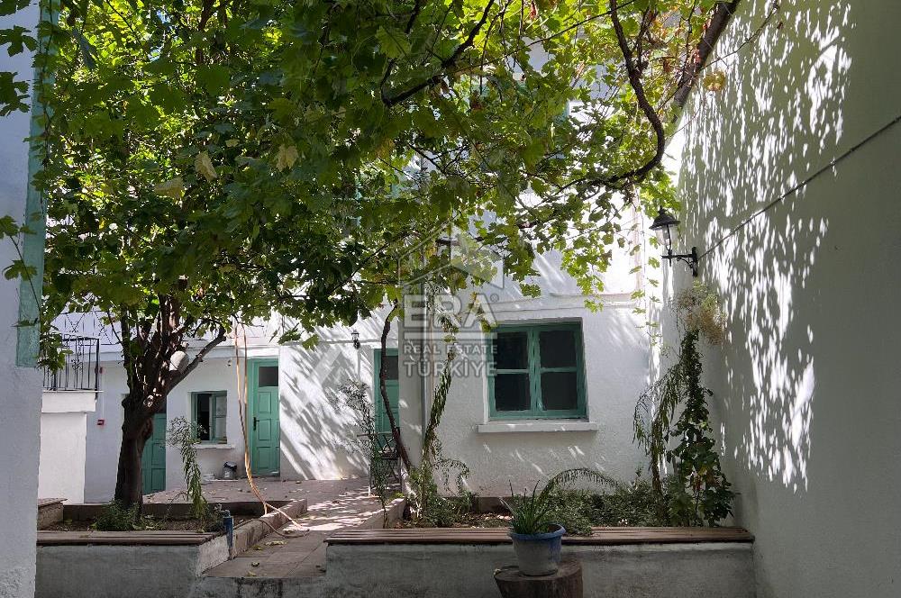 İzmir Basmane Tarihi Kent Merkezinde Kiralık Tarihi Hostel