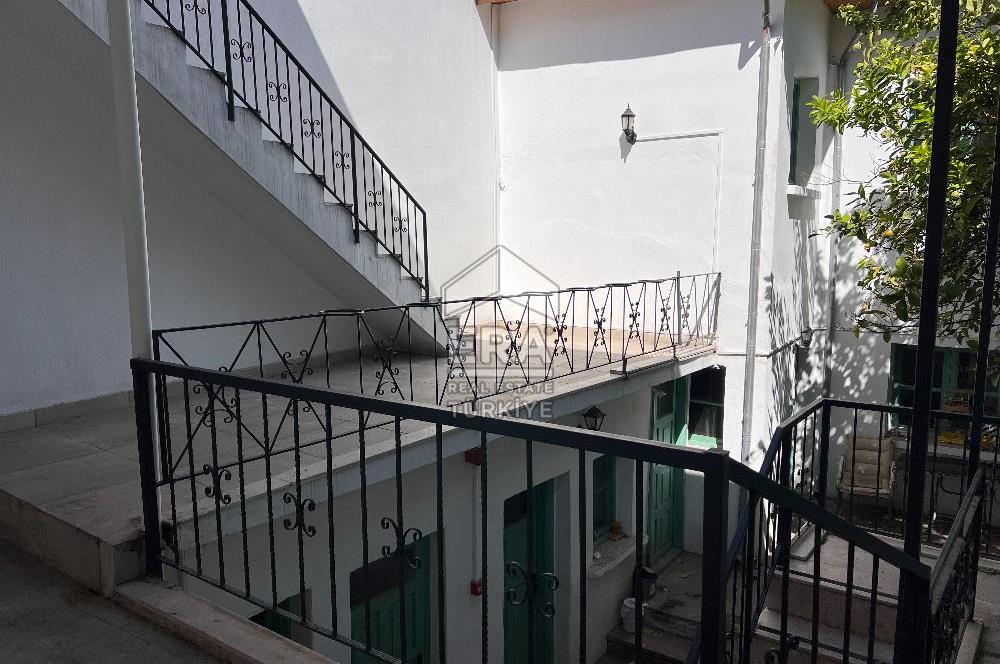 İzmir Basmane Tarihi Kent Merkezinde Kiralık Tarihi Hostel