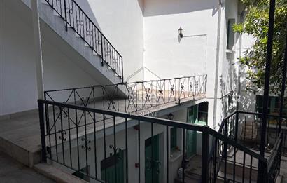 İzmir Basmane Tarihi Kent Merkezinde Kiralık Tarihi Hostel