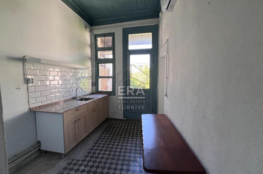 İzmir Basmane Tarihi Kent Merkezinde Kiralık Tarihi Hostel