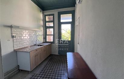 İzmir Basmane Tarihi Kent Merkezinde Kiralık Tarihi Hostel