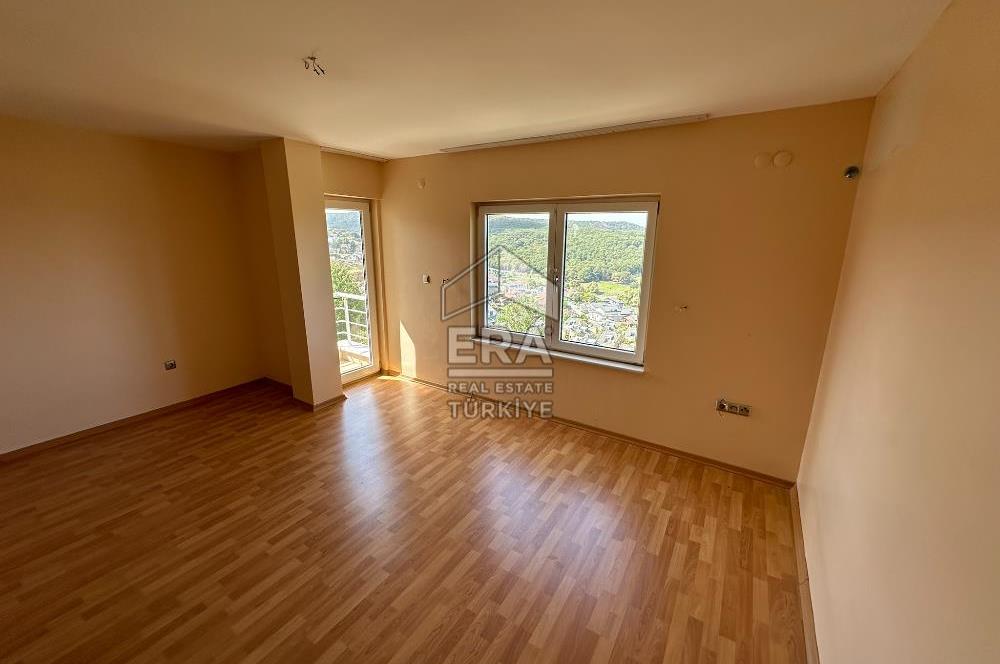 Sarıyer Uskumruköyde Site İçerisinde 5+2, 450m2 Müstakil Villa