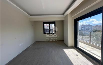 Bornova Manavkuyuda Cadde Üzerinde 3+1 Satılık Daire