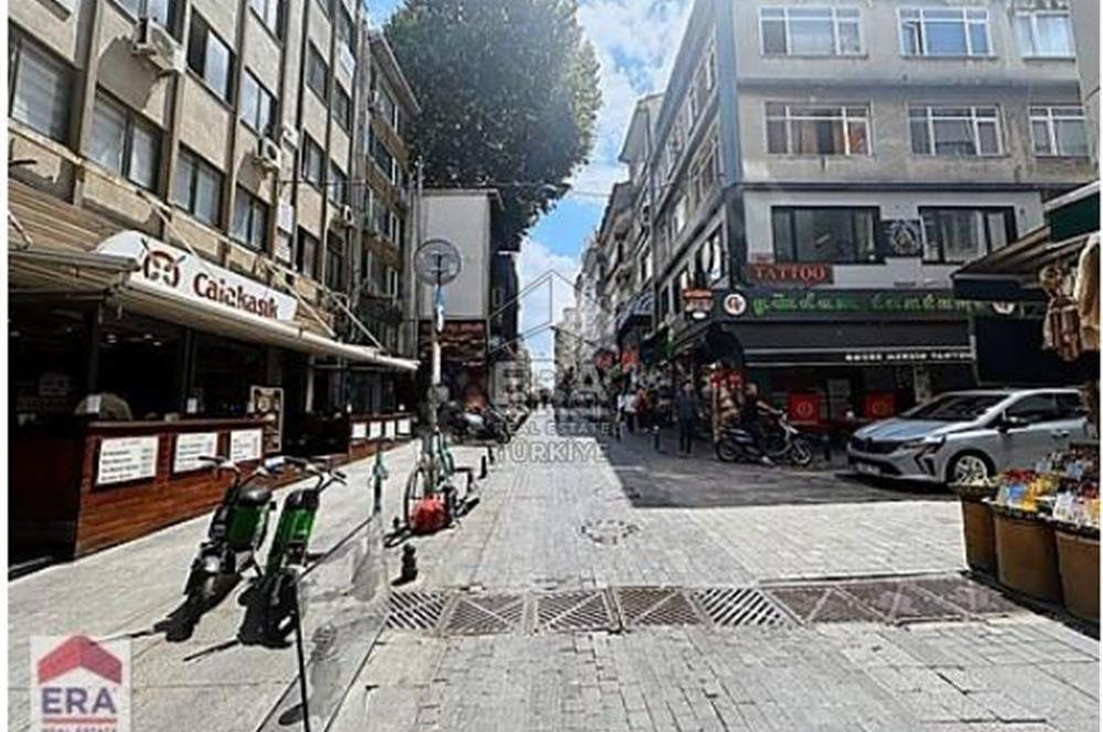 KADIKÖY SERASKER CADDESİNDE HAZIR KURULU DEVREN GIDA İŞLETMESİ