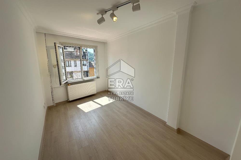 Sarıyer Merkezde Boğaz Manzaralı Kiralık 2+1 Çatı Dubleks Daire