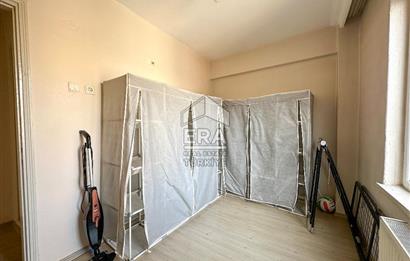 ERA SÖZ DEN KIZILAY CADDESİNDE EŞYALI KİRALIK 2+1 DAİRE