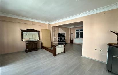 Üçkuyular F. Altay Meydan Yakını 4+2 150 m2 Satılık Daire