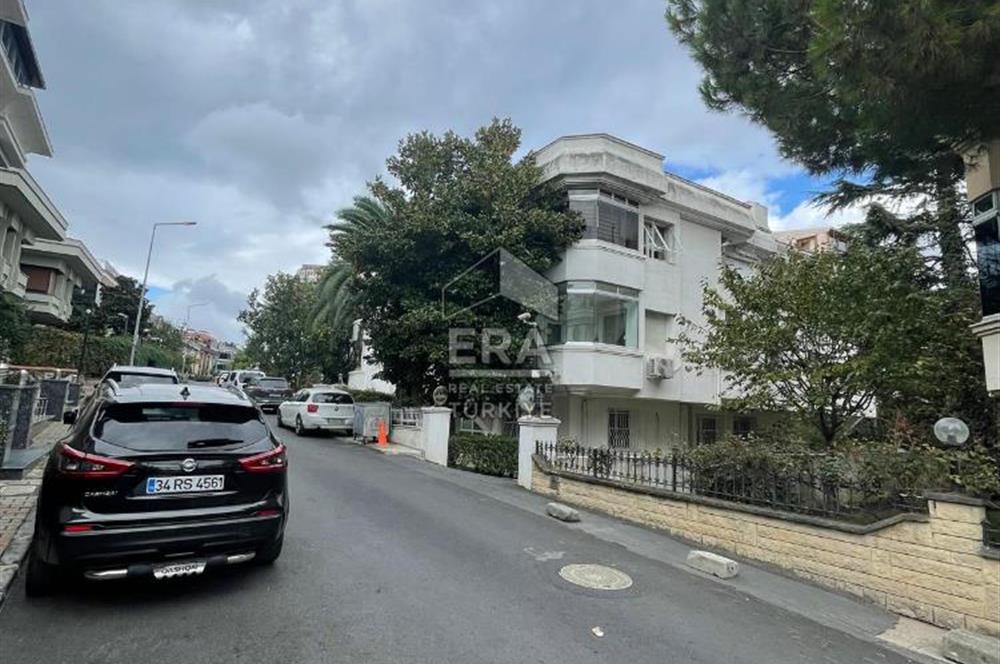 Florya Şenlikköy'de 240m2 4+1 Lüks Arakat Daire