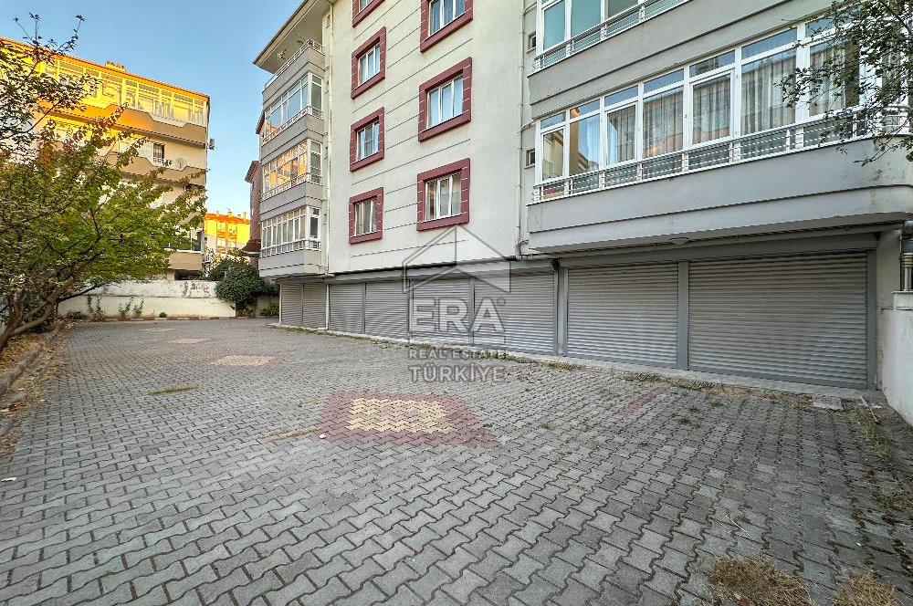 ERA SÖZ DEN BAHÇELİEVLER MH SATILIK 3+1 165 m² ARA KAT DAİRE