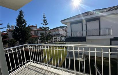 Çeşme Çiftlikköy Denize Yürüme Mesafesinde Satılık 3+1 Villa