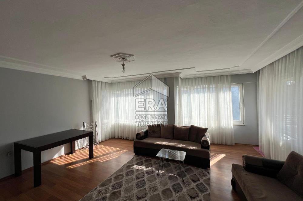 İstiklal Caddesi'nde Eşyalı Geniş 2+1 Kiralık Daire