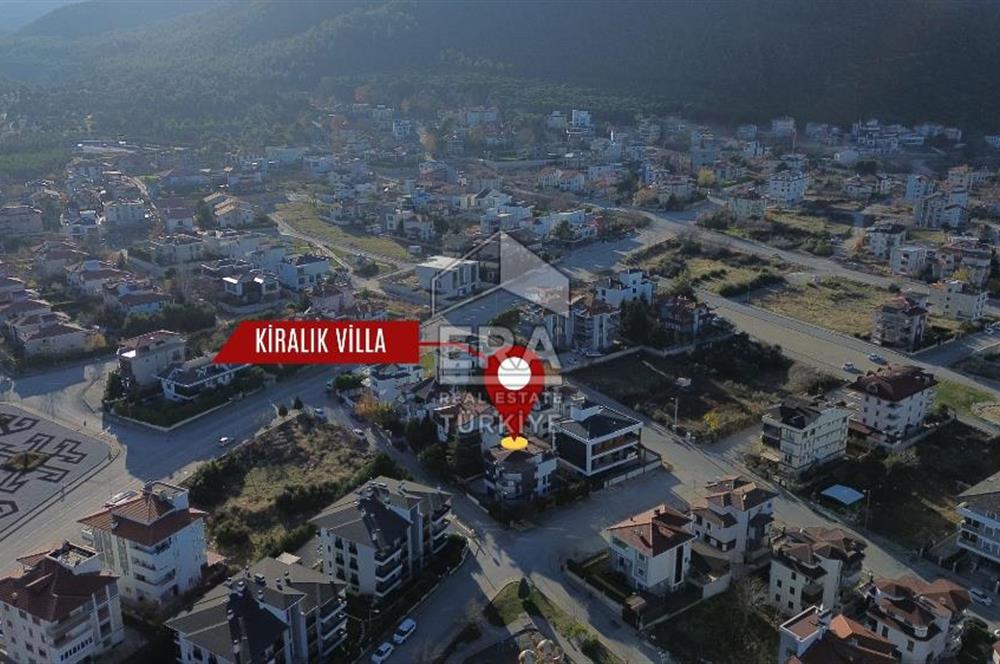 Gerzele'de 4 katlı (Giriş Katı Ticari) Asansörlü Kiralık Villa