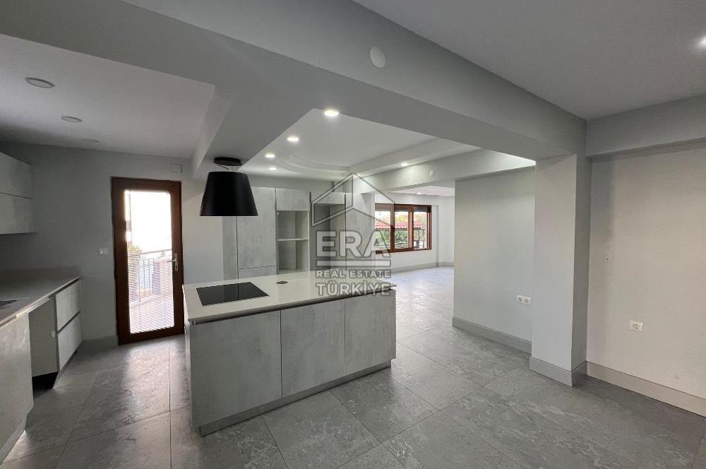 Gerzele'de 4 katlı (Giriş Katı Ticari) Asansörlü Kiralık Villa