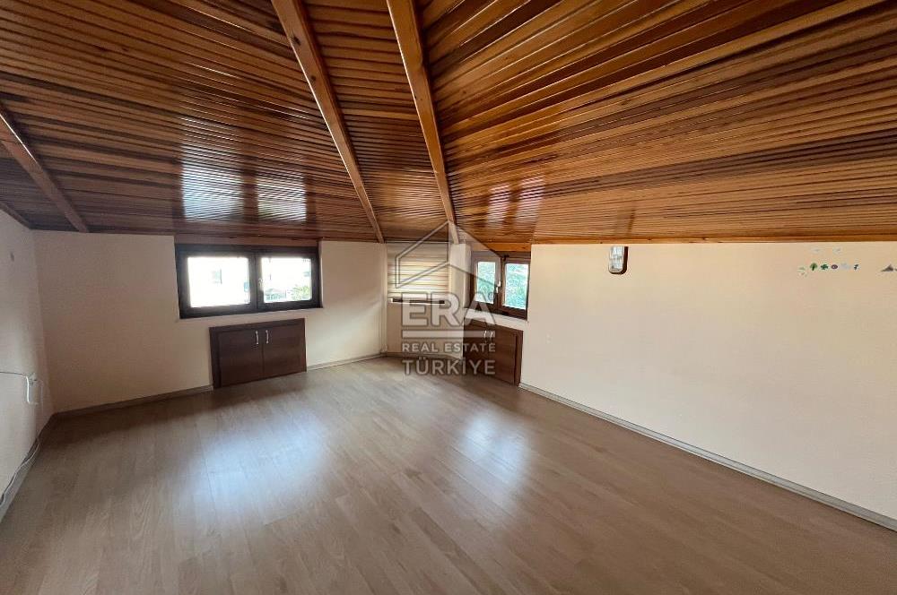 Gerzele'de 4 katlı (Giriş Katı Ticari) Asansörlü Kiralık Villa