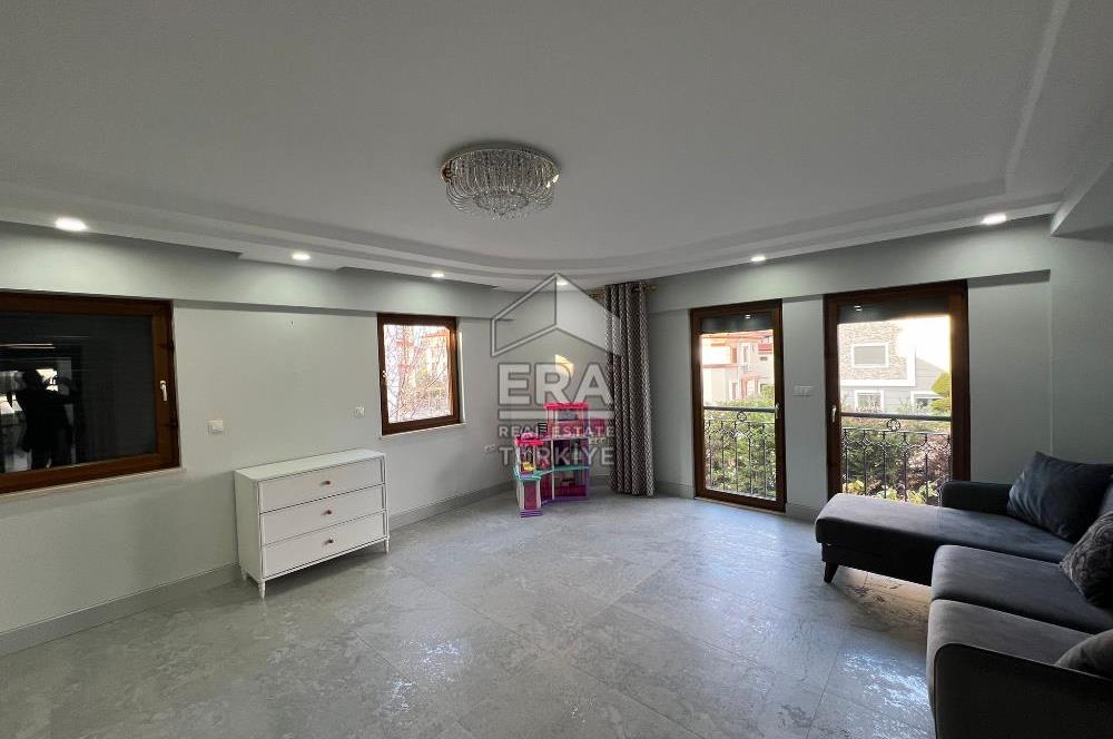 Gerzele'de 4 katlı (Giriş Katı Ticari) Asansörlü Kiralık Villa