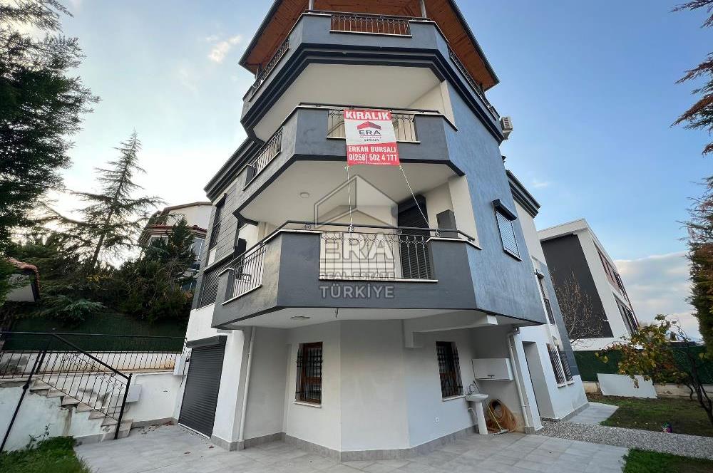 Gerzele'de 4 katlı (Giriş Katı Ticari) Asansörlü Kiralık Villa