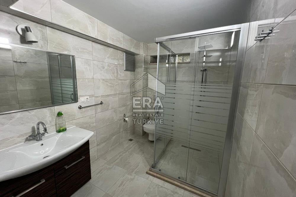 Gerzele'de 4 katlı (Giriş Katı Ticari) Asansörlü Kiralık Villa