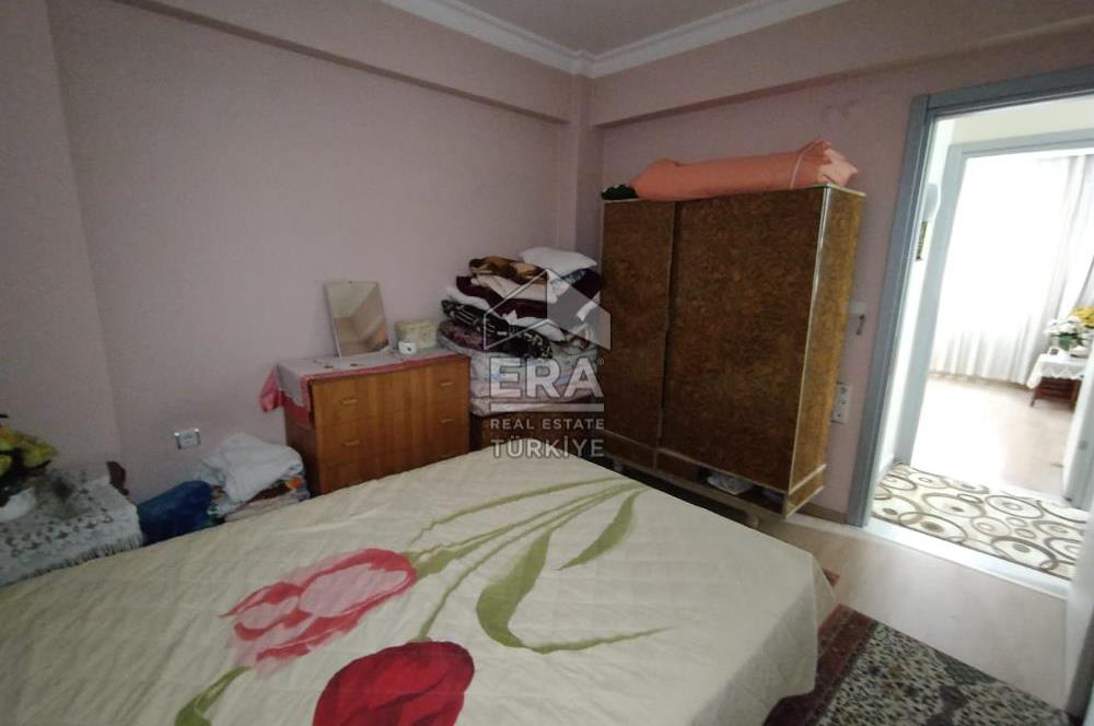 Karşıyaka Yalı Mahallesi 3+1 Ebeveyn Banyolu Daire